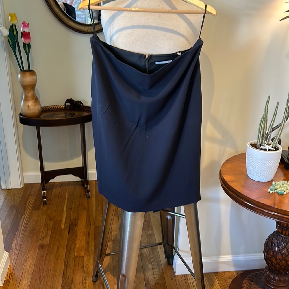 Sz 14 T Tahari knee length blue skirt